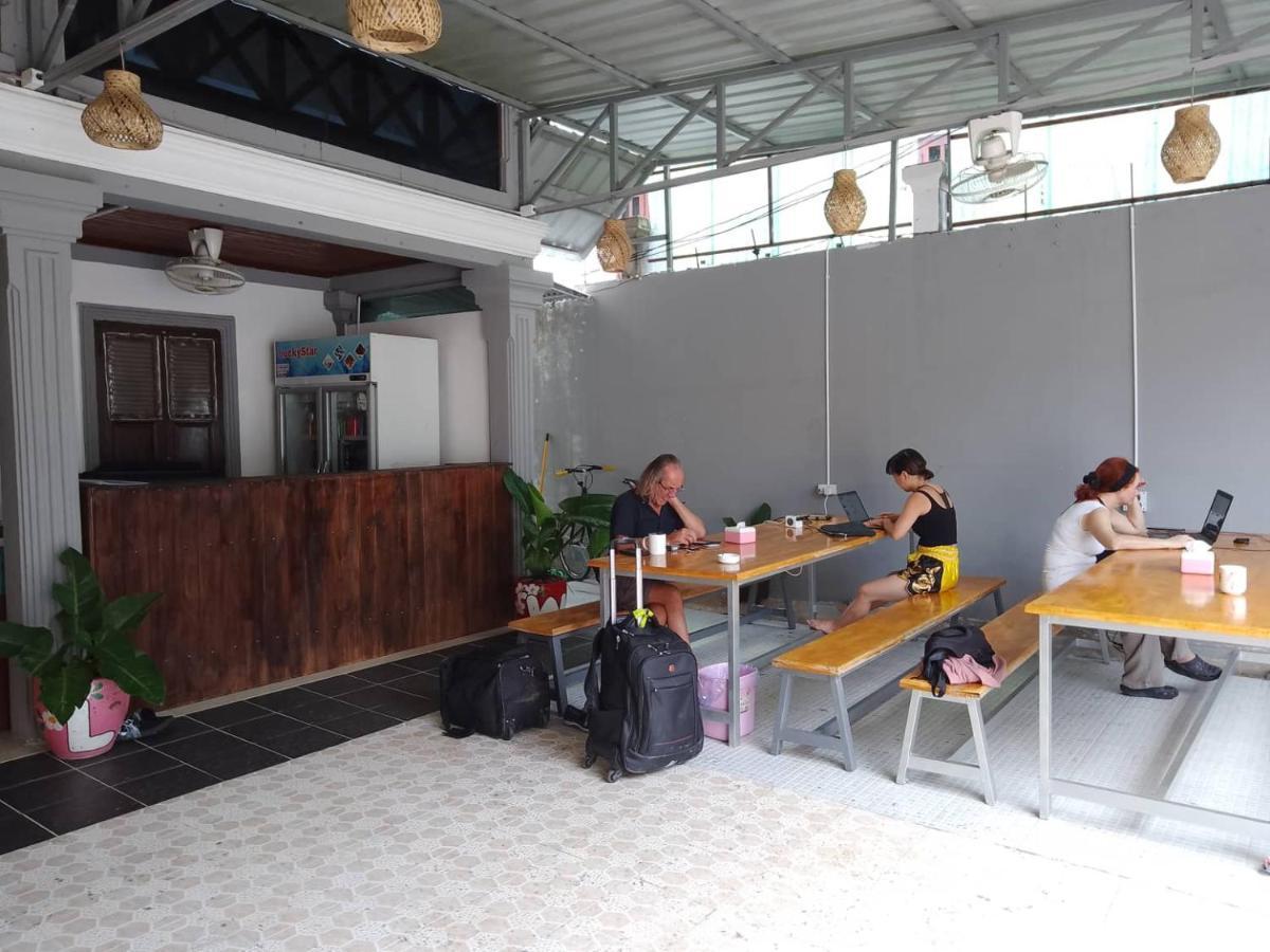 Funny Backpacker Hostel Luang Prabang Exterior photo