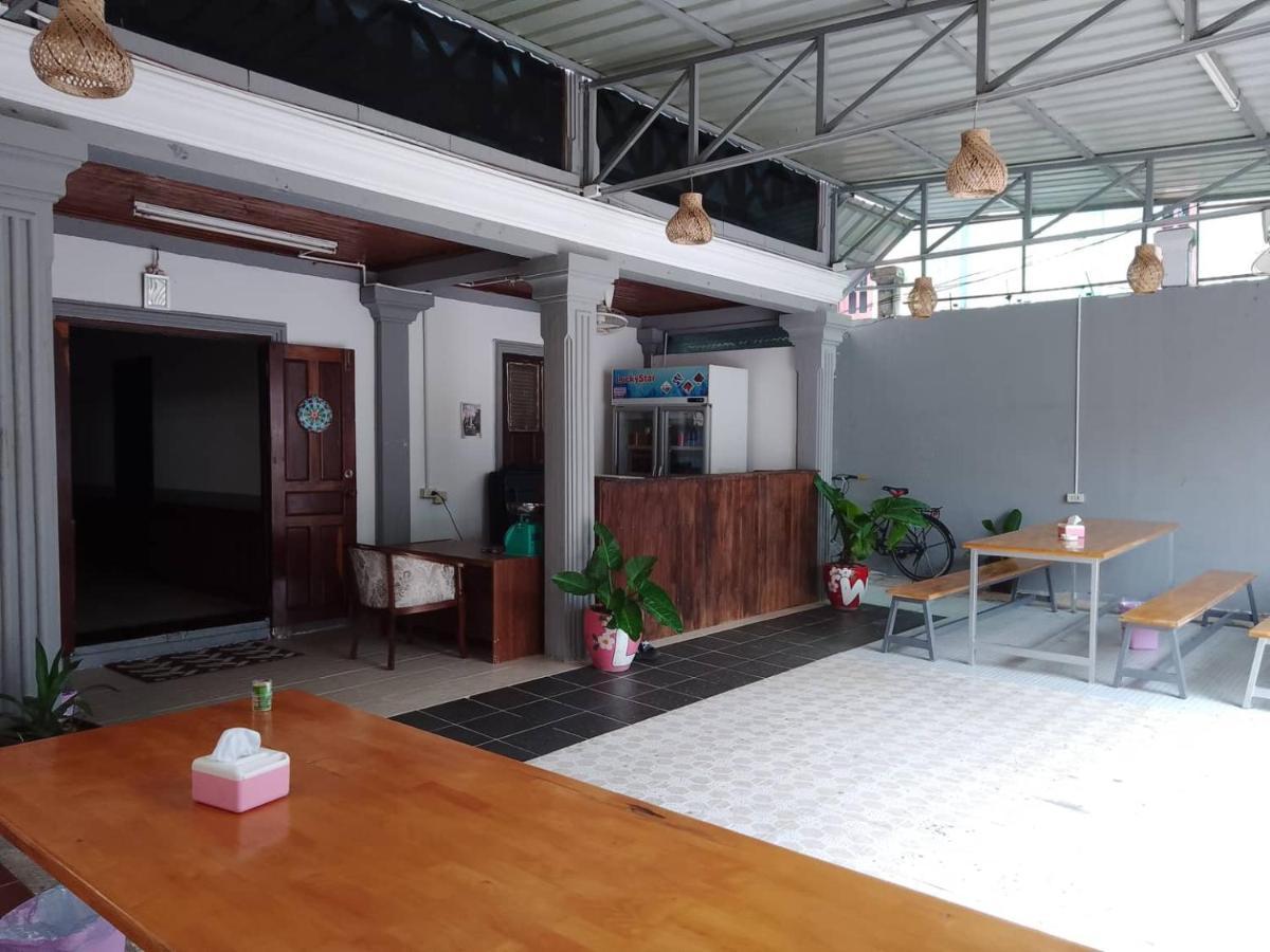 Funny Backpacker Hostel Luang Prabang Exterior photo